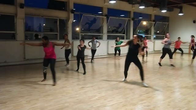 Cours débutant Suite Choré Happy