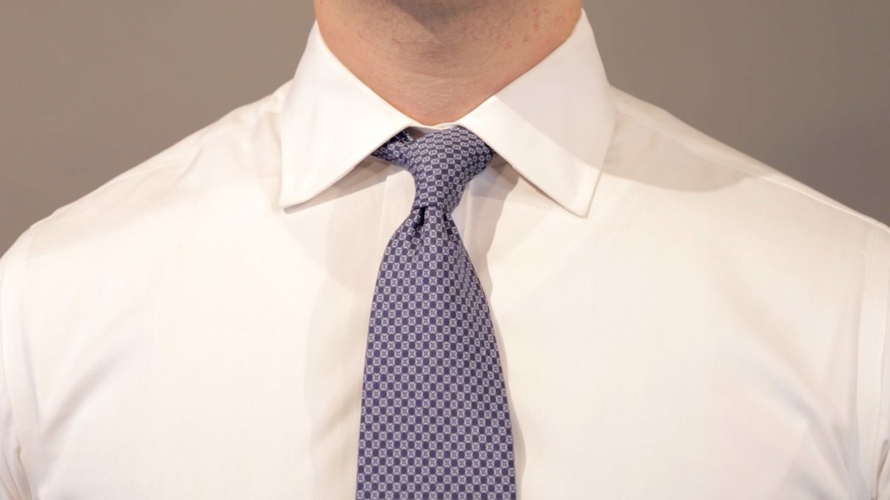 How to Tie a Four-In-Hand Knot