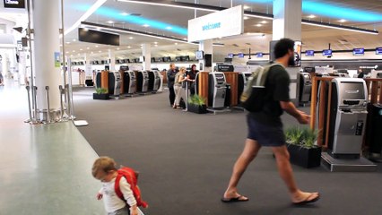 Voyager en avion avec un bébé : mode d'emploi LOL