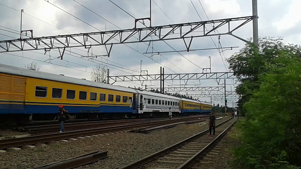 Kereta api - Menoreh Ls Tambun