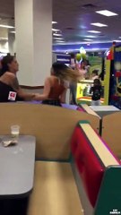 Une bagarre générale dans un Fast Food