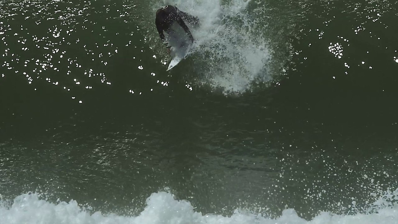 Surf : Joan Duru engagé en backside à La Gravière