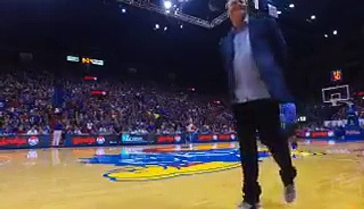 Panier de basket du milieu du terrain à 10000$ pour la 2ème fois en 1 an