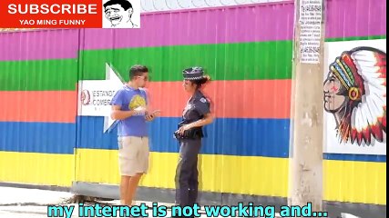 شاب يقبل الشرطيات في البرازيل # شاهذ رد فعلهم 2016