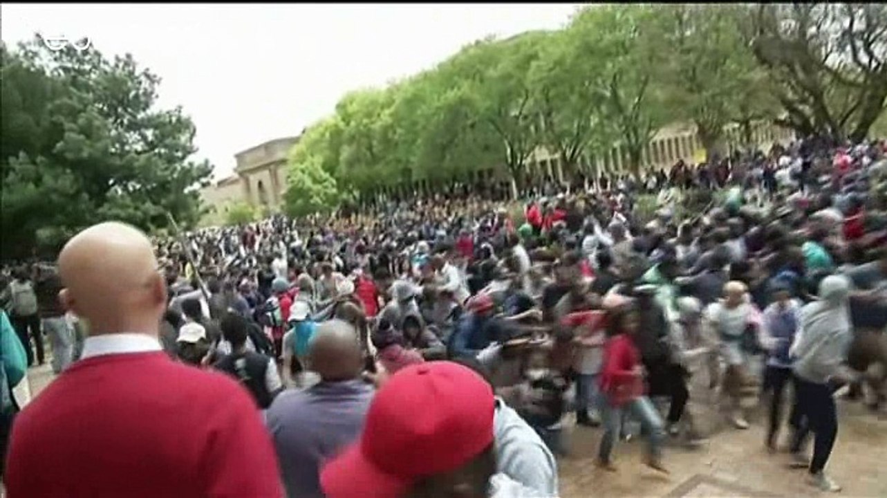 África do Sul: Estudantes em protesto contra au...