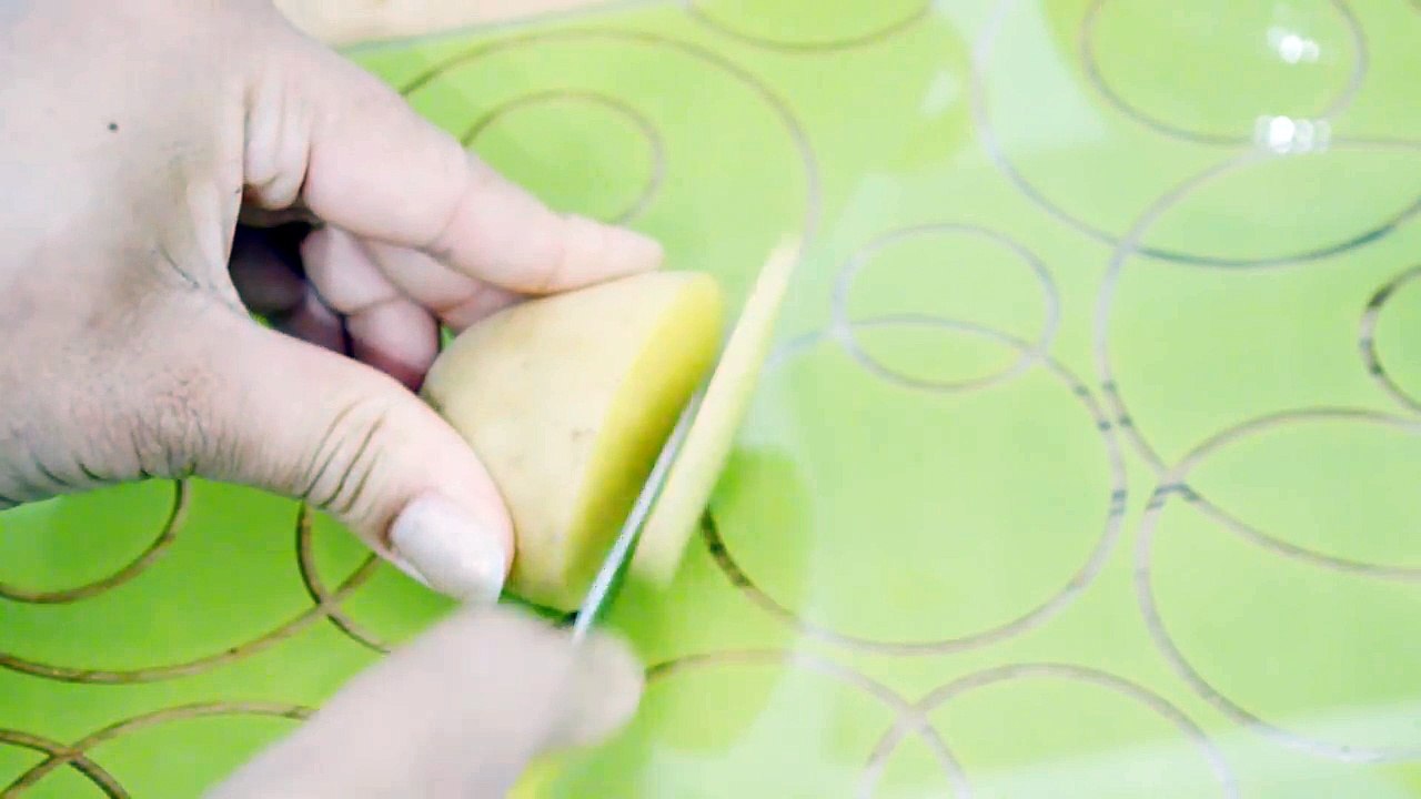 3 ASTUCES NATURELLES CONTRE LES CERNES