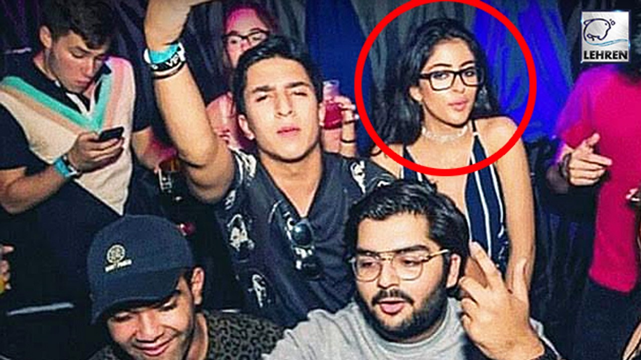 Amitabh Bachchan's Granddaughter Navya Nanda Pa...
