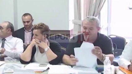 Report TV - 'Lazarati' e një SMS, qëllohet me shishe uji Dasho Aliko