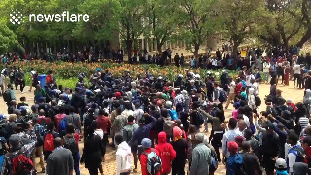 Violent clashes between police and protesters in Johannesburg