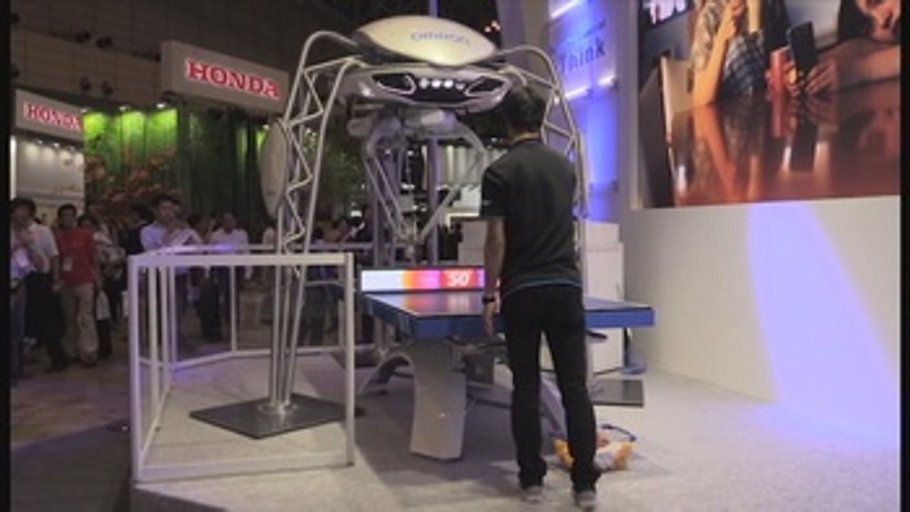 FORPHEUS , el primer autómata instructor de ping-pong