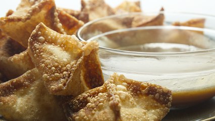 Apple Pie Wontons - Fried Pie!