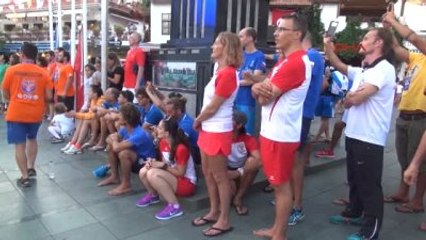 Rekortmen Sporcu, Madalyasını 10 Aylık Bebeğiyle Aldı