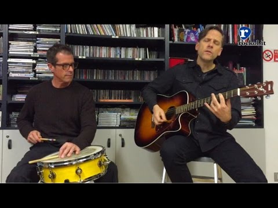 Calexico - "Bigmouth Strikes Again" (Live@Rockol)