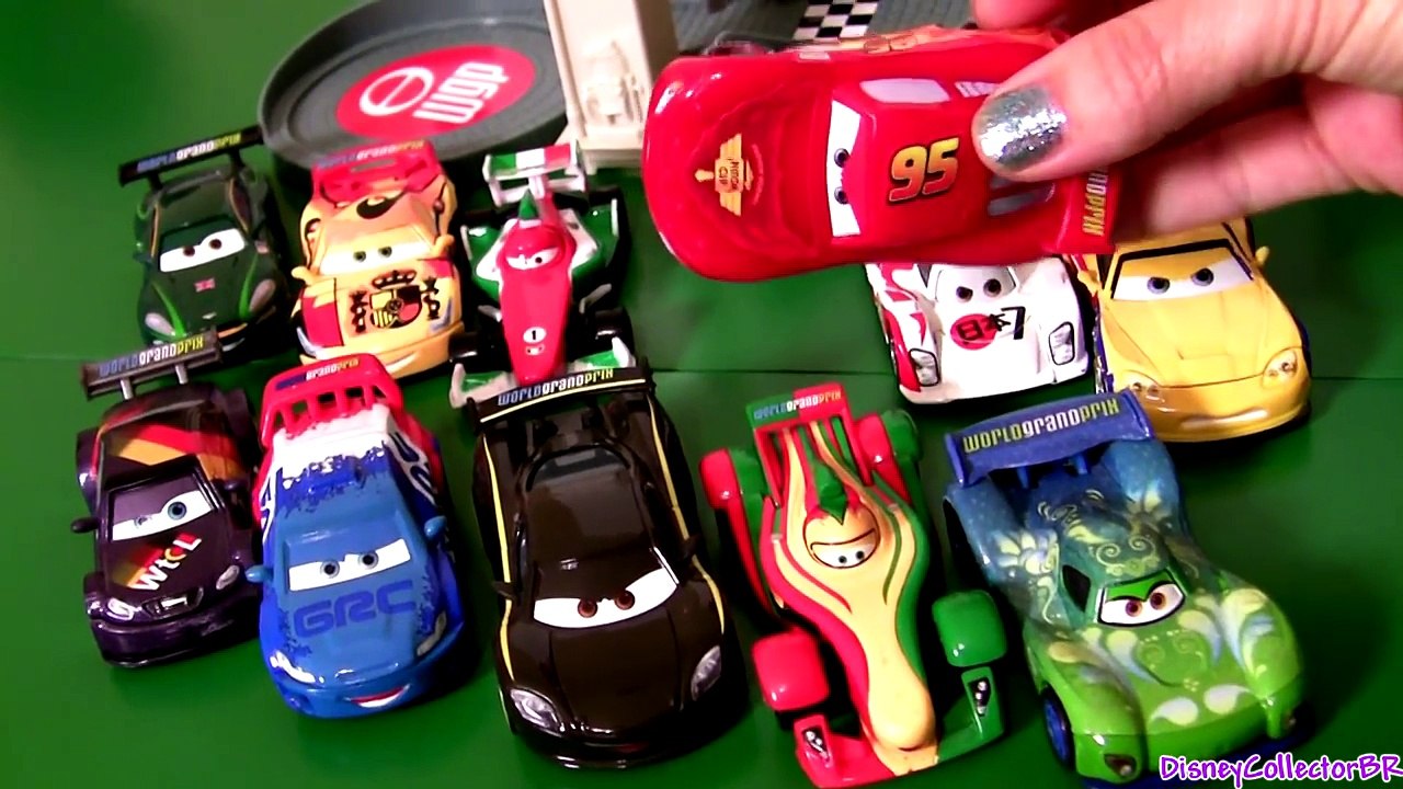 Cars Rivals Race-Off Track World Grand Prix Playset new McQueen vs. Rip Clutchgoneski Race Track