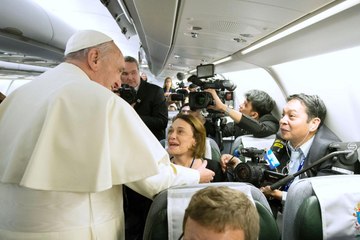 El papa pide a los periodistas un esfuerzo extra para buscar la verdad