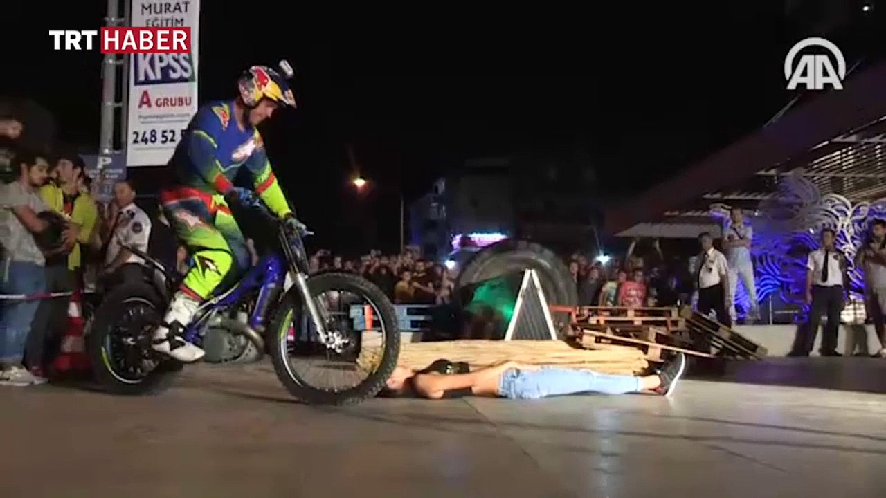 Ünlü motosikletçi Capper, gösteri yaptı
