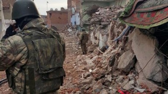 Diyarbakır'da Terör Saldırısı: 1 Asker Şehit Oldu, 4 Asker Yaralandı