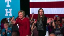 Hillary et Chelsea Clinton en campagne en Pennsylvanie