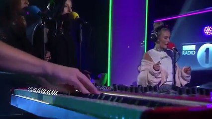 Zara Larsson "Too Good" (Live)