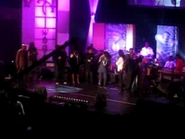 Whitney Houston Count On Me Live