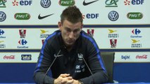 UEFA - France: Laurent Koscielny  sur Olivier Giroud