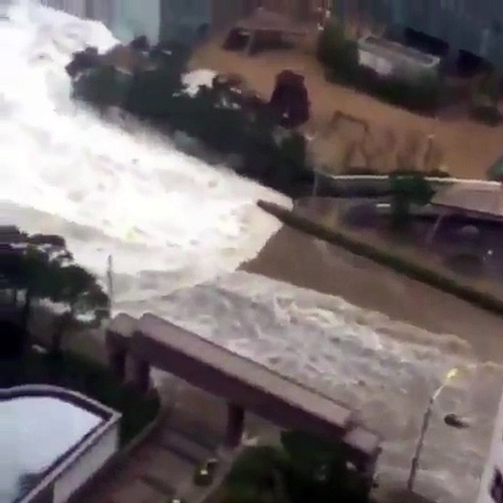 Impressionnant tsunami en Corée du Sud