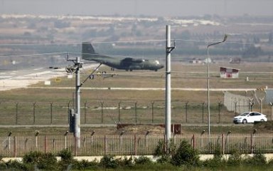 Alman Milletvekilleri İncirlik Üssü'nde