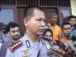 MEDAN - KAPOLRES MINTA MAAF ATAS KELAKUAN ANGGOTANYA - PART 2