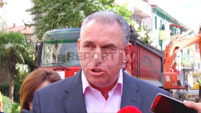 Report TV - Elbasan, Bashkia pret portokallet në rrugën 28 Nëntori , reagojnë banorët