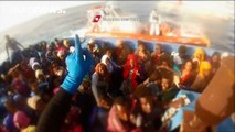 إنقاذ 11 ألف لاجئ من مياه البحر المتوسط