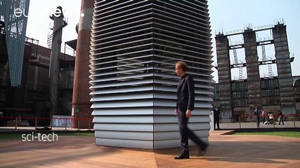 Uma torre de purificação do ar para reduzir a poluição nas cidades