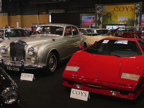 Vente aux enchères au Mondial de l'Automobile de Paris 2016