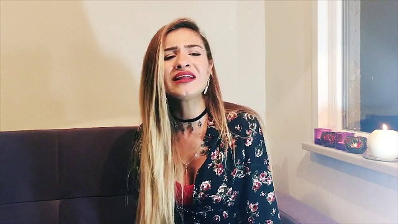 Feride Hilal Akın - Hep Sonradan (Akustik Canlı Performans)