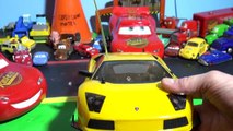 Pixar Cars Radiator Springs 500 unboxing Idle Threat, with Off Road Lightning McQueen and Mater
