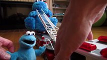 Cookie Monster Count n Crunch , rides the FireTruck to get Cookies with Mini Cookie Monster
