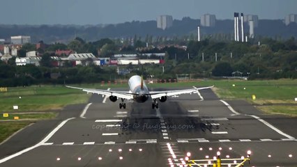 Spectaculaire atterrissage en deux fois d'un Airbus