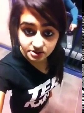 CUTE PUNJABI GIRL SING A INDIAN SONG | BEAUTIFUL VOICE PAKISTANI GIRL | BEST PUNJABI SONG TALENT !