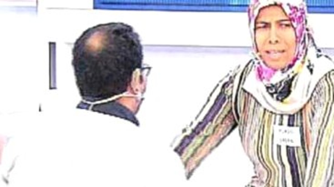 Çocuğu İçin Canlı Yayında Yalvardı: Ayağının Altını Öpeyim