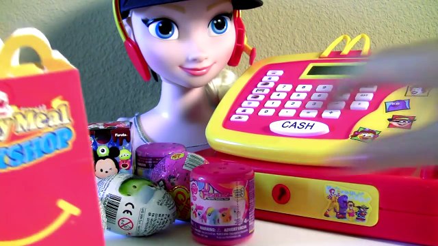 ELSA WORKS AT MCDONALDS! Pig George Peppa Pig Buys Happy Meal at McDonalds Drive Thru Disney Frozen