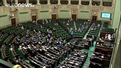 Parlamento polacco respinge legge che avrebbe reso quasi illegale l'aborto