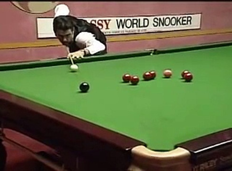 Ce mec joue au Billard sans perdre et joue seul !