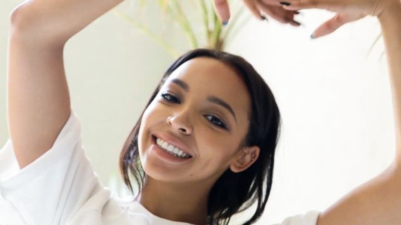 Tinashe's 4 Step Ballet-Inspired Workout Routine