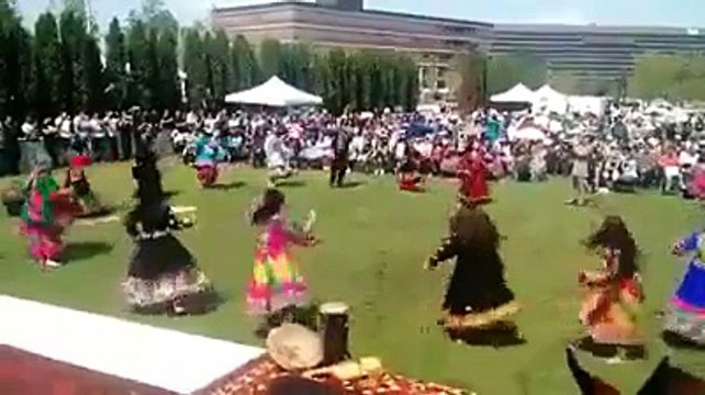 Peshawar pathan girls attan on pashto music 2016