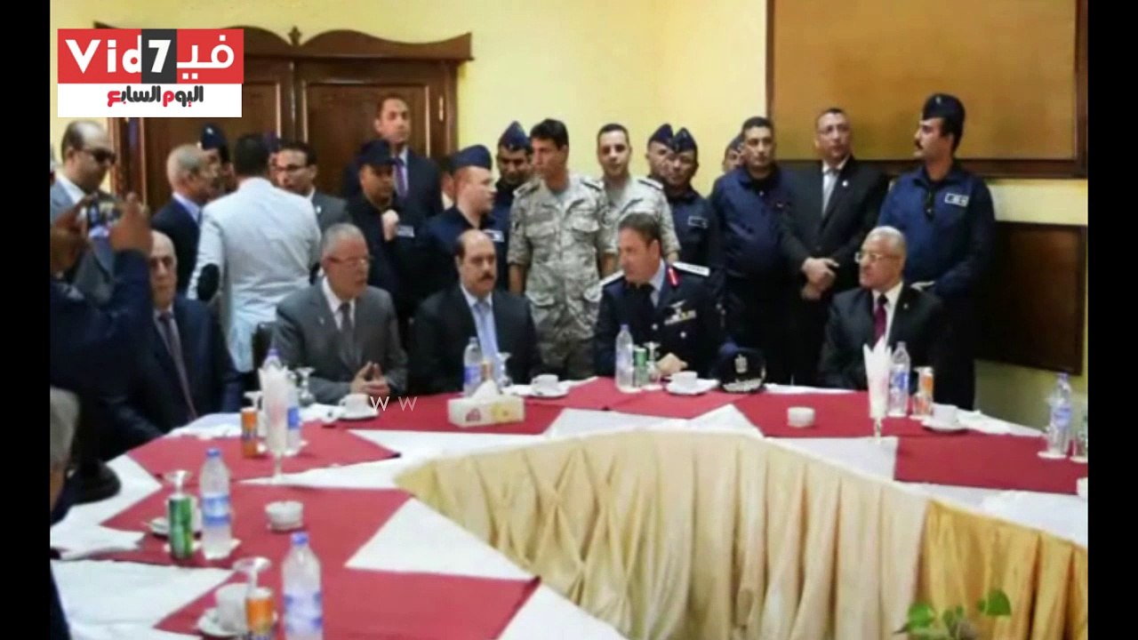 محافظ المنيا يزور المطار والمستشفى العسكرى فى ذكرى نصر أكتوبر