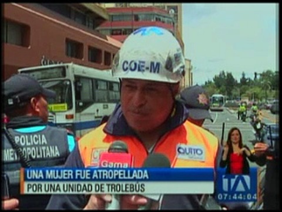 Una mujer fue atropellada por una unidad del Trolebús