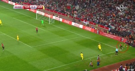 Emre Mor Sinirden Korner Bayrağını Tekmeledi