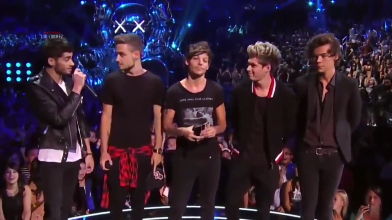 The Presents Best of Pop Video Selena Gomez MTV VMAs 2013 by One Direction