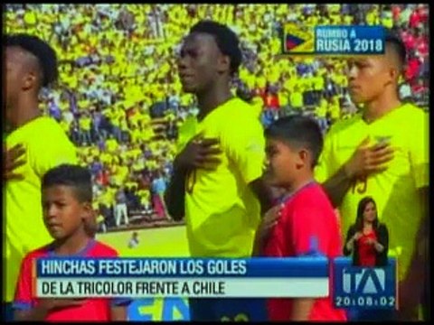 Miles de hinchas celebraron los goles de la Selección ante chile