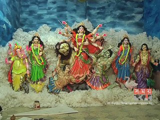 ষষ্ঠীতে বোধনের মধ্য দিয়ে দুর্গাপূজার আনুষ্ঠানিকতা শুরু