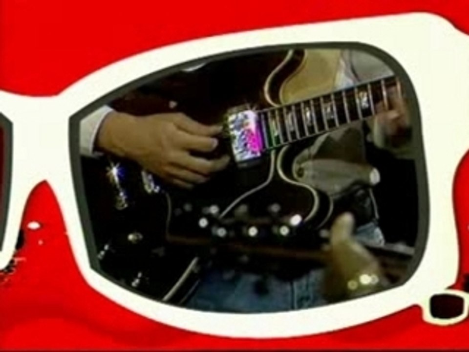 La poupée qui fait non